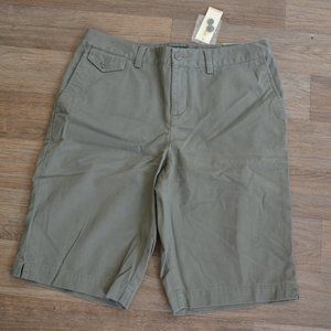 NWT Eddie Bauer Mercer Fit Bermuda Olive Green Shorts Women Size 6
